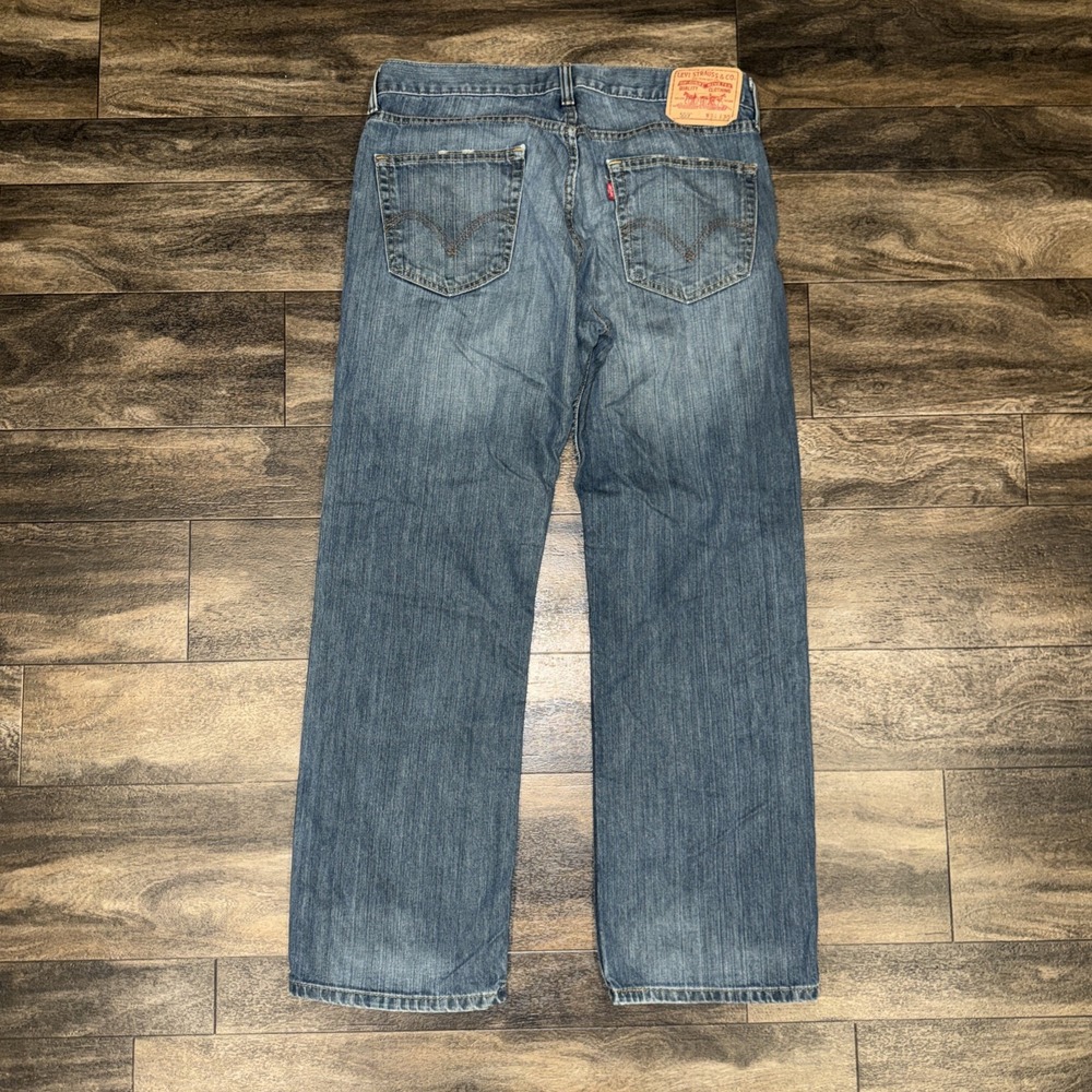 Vintage Levi's 559 Relaxed Fit Straight Leg Medium Wash Denim Jeans Men's 34x30